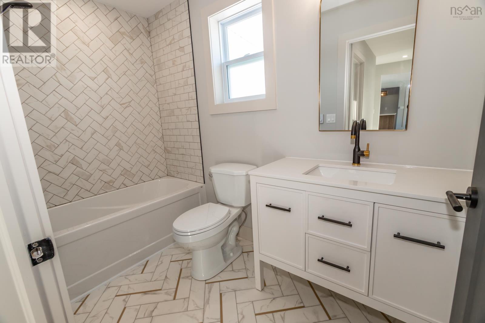668 Whitman Road, Ward/Whitman - 31
