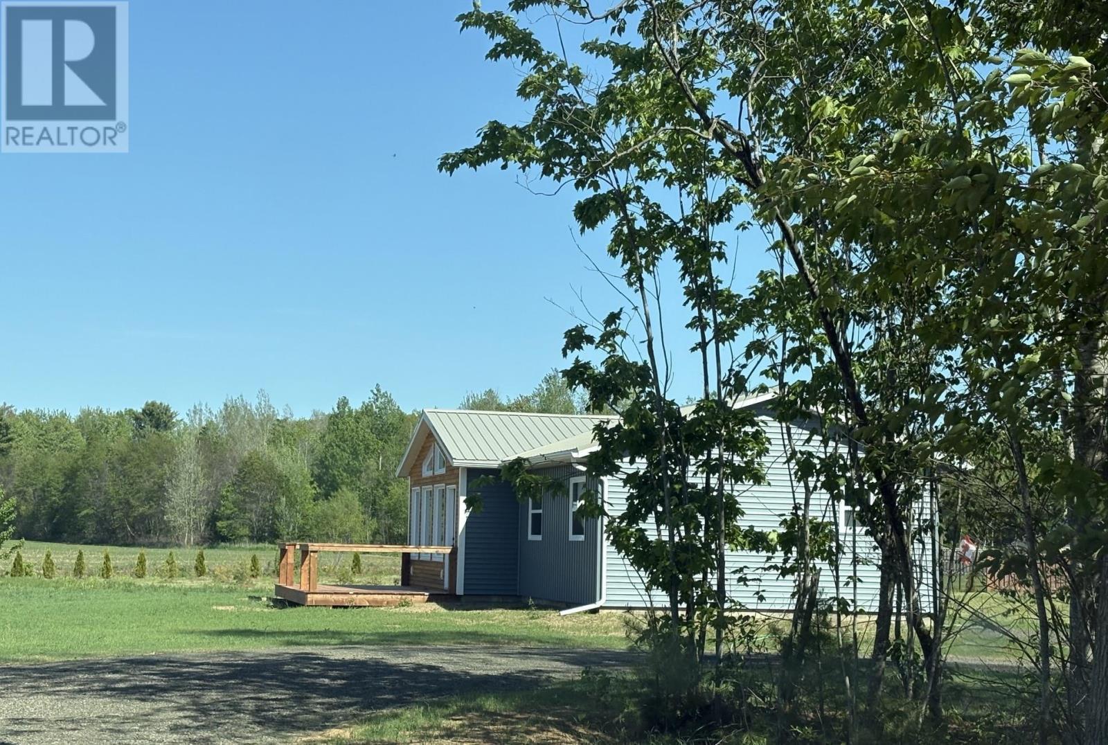 668 Whitman Road, Ward/Whitman - 4