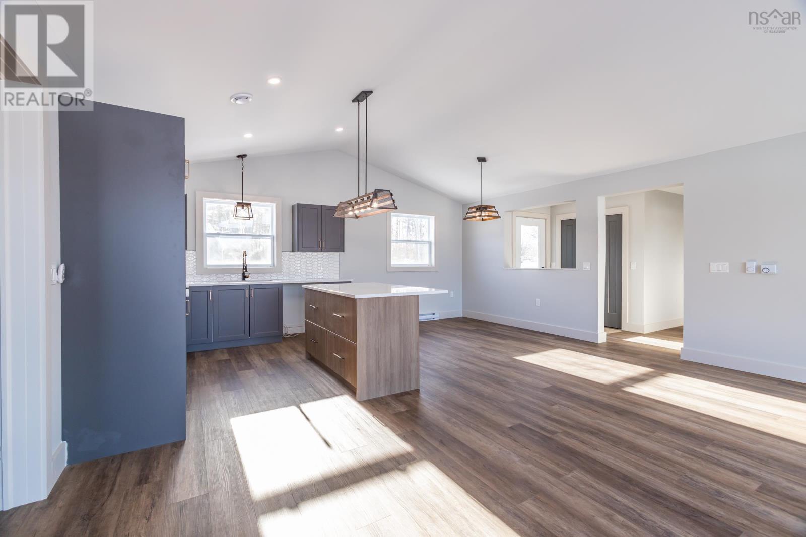668 Whitman Road, Ward/Whitman - 20