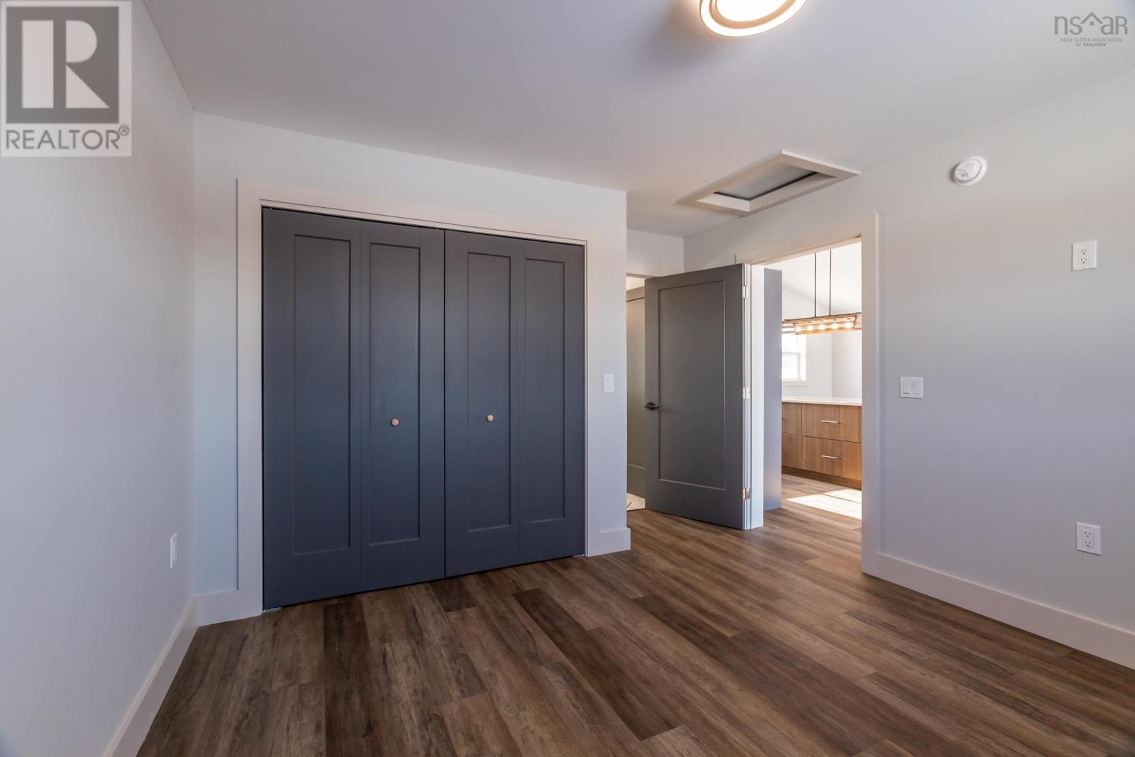 668 Whitman Road, Ward/Whitman - 23