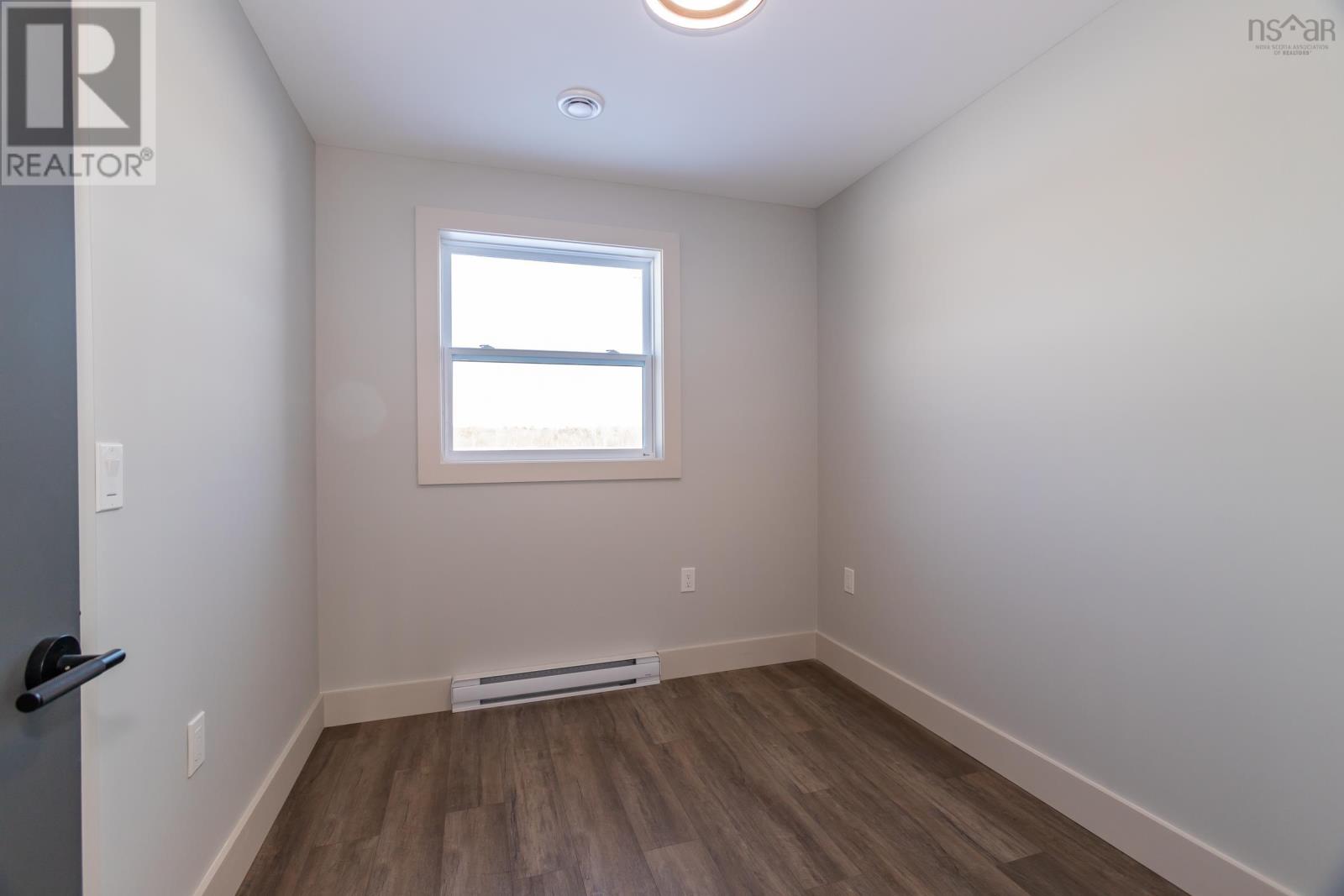 668 Whitman Road, Ward/Whitman - 29