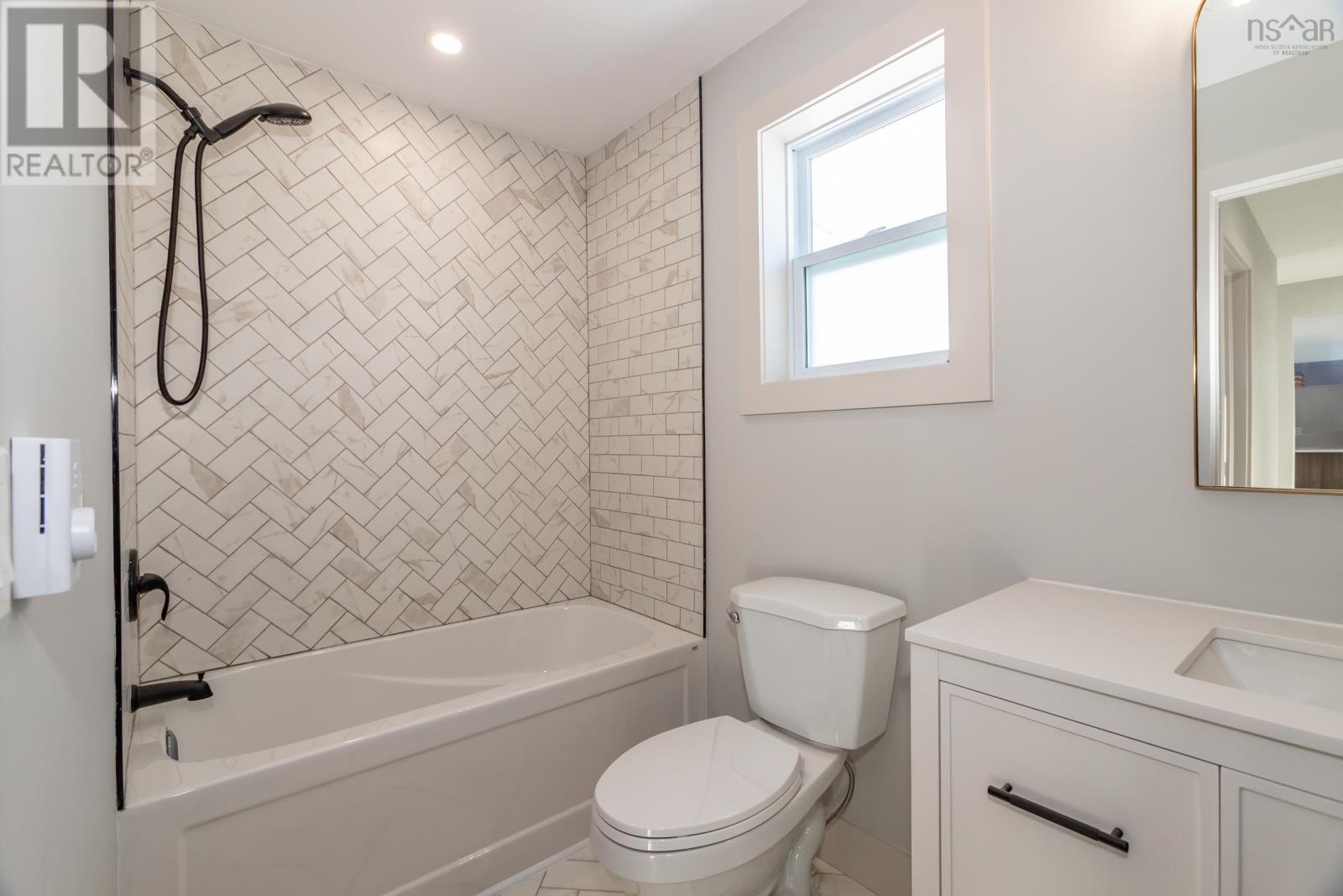 668 Whitman Road, Ward/Whitman - 30