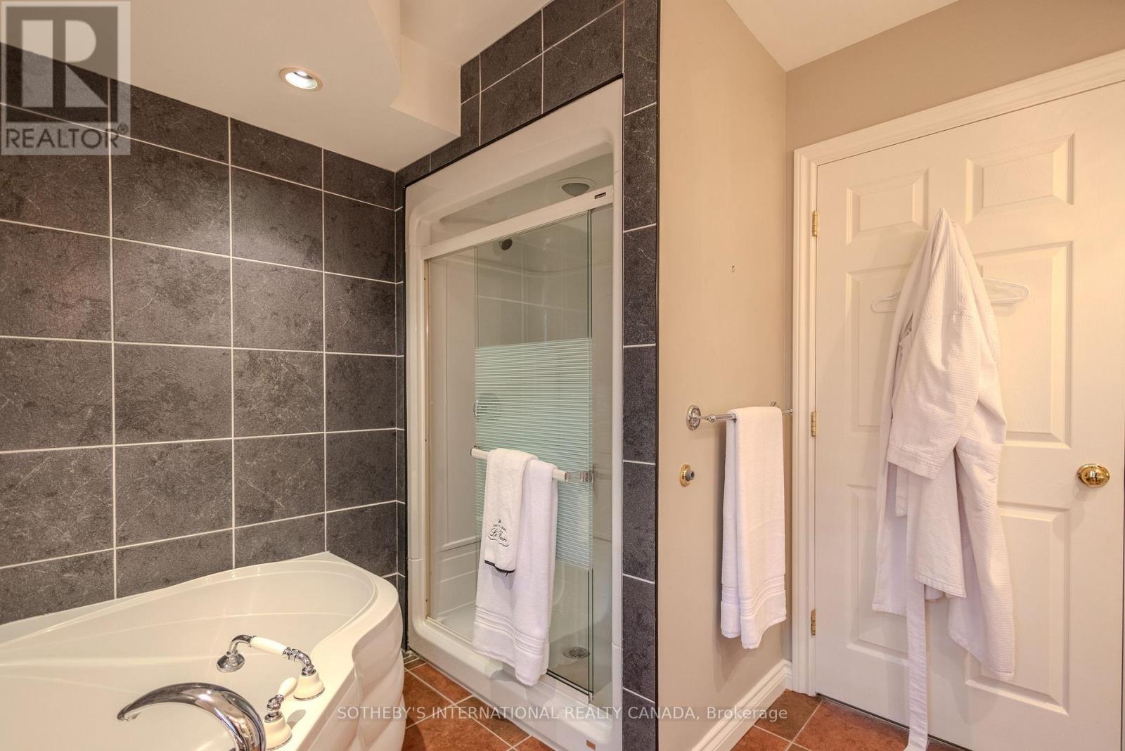 9317 NIAGARA RIVER PARKWAY - 30