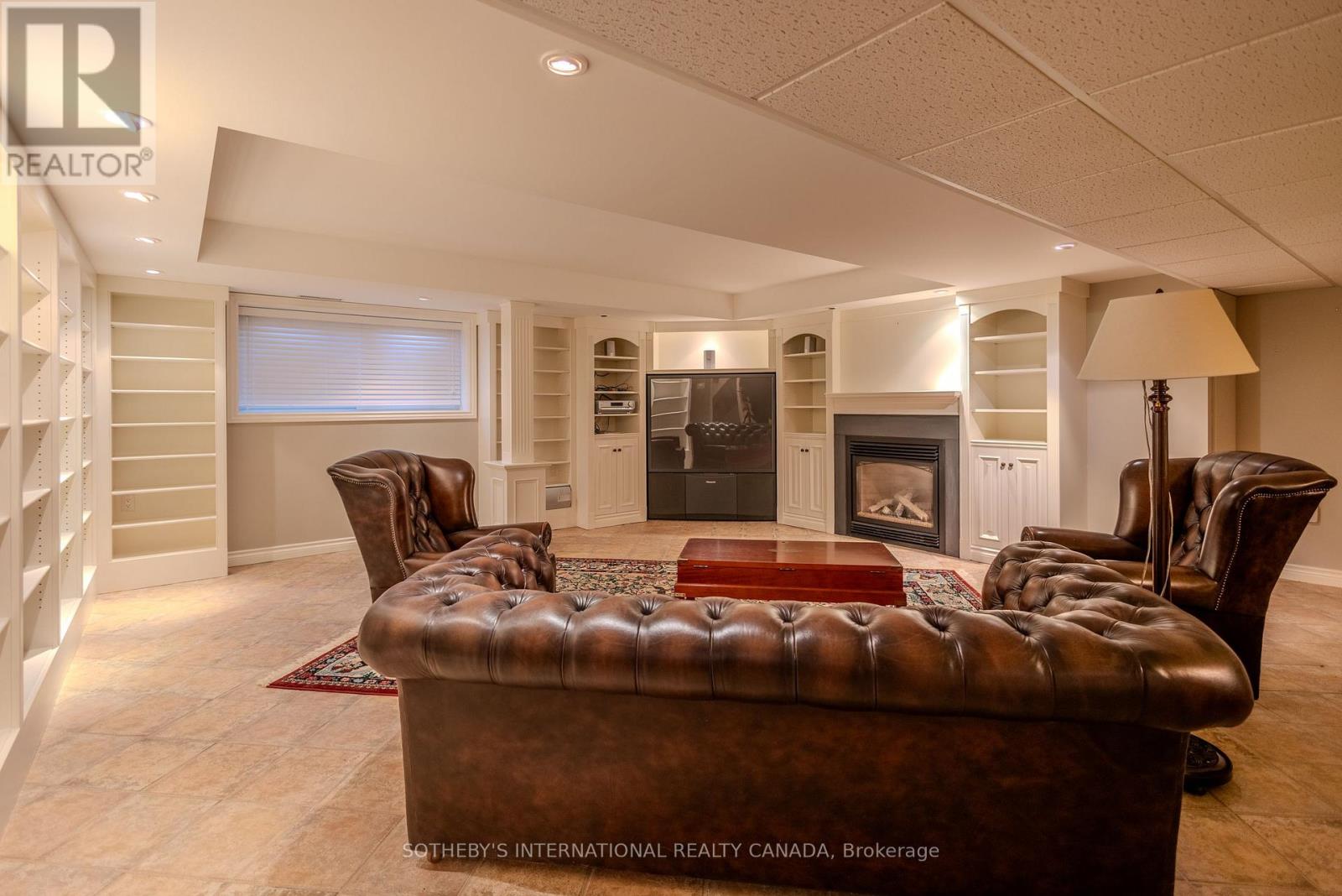 9317 NIAGARA RIVER PARKWAY - 36