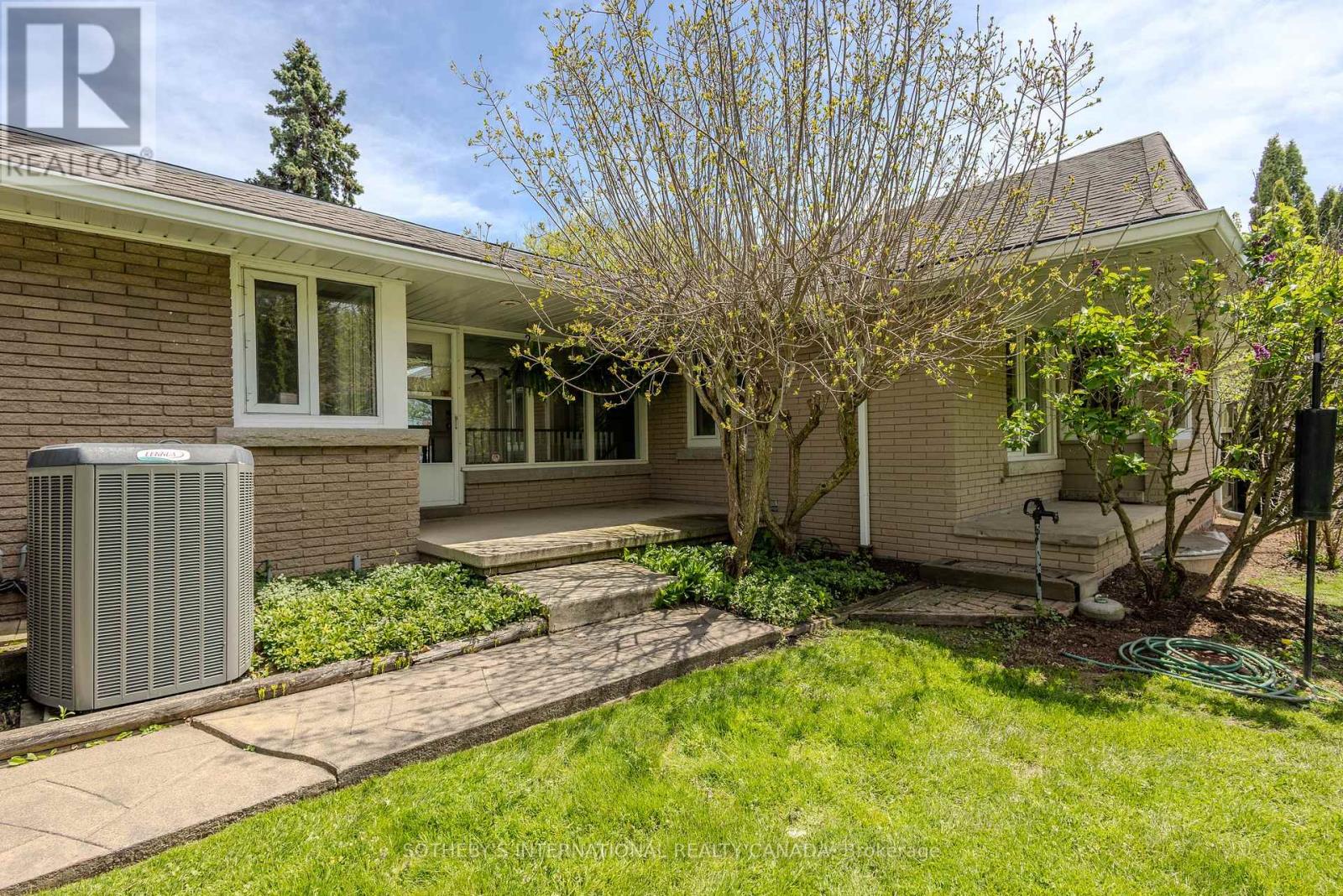 9317 NIAGARA RIVER PARKWAY - 41