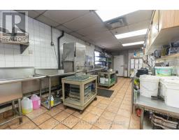 693 Coronation Boulevard, Cambridge, ON N1R3G5 Photo 10