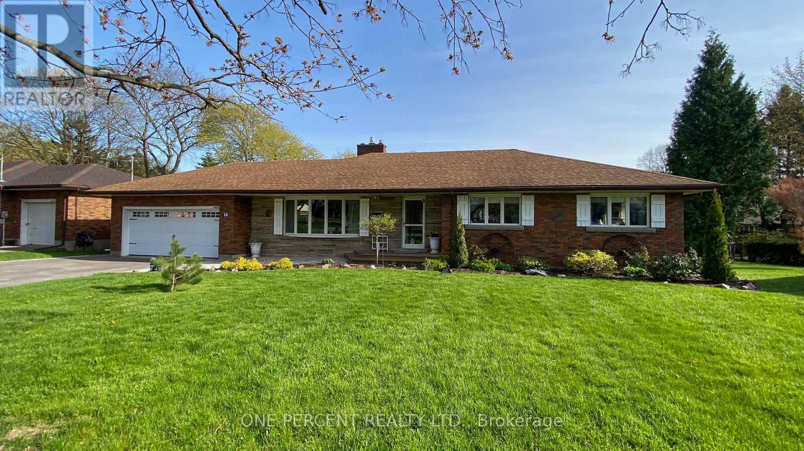16 DALEVIEW CRESCENT - 1