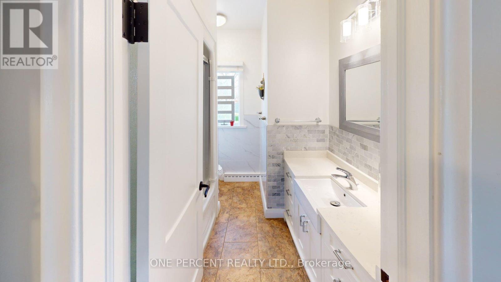 16 DALEVIEW CRESCENT - 13