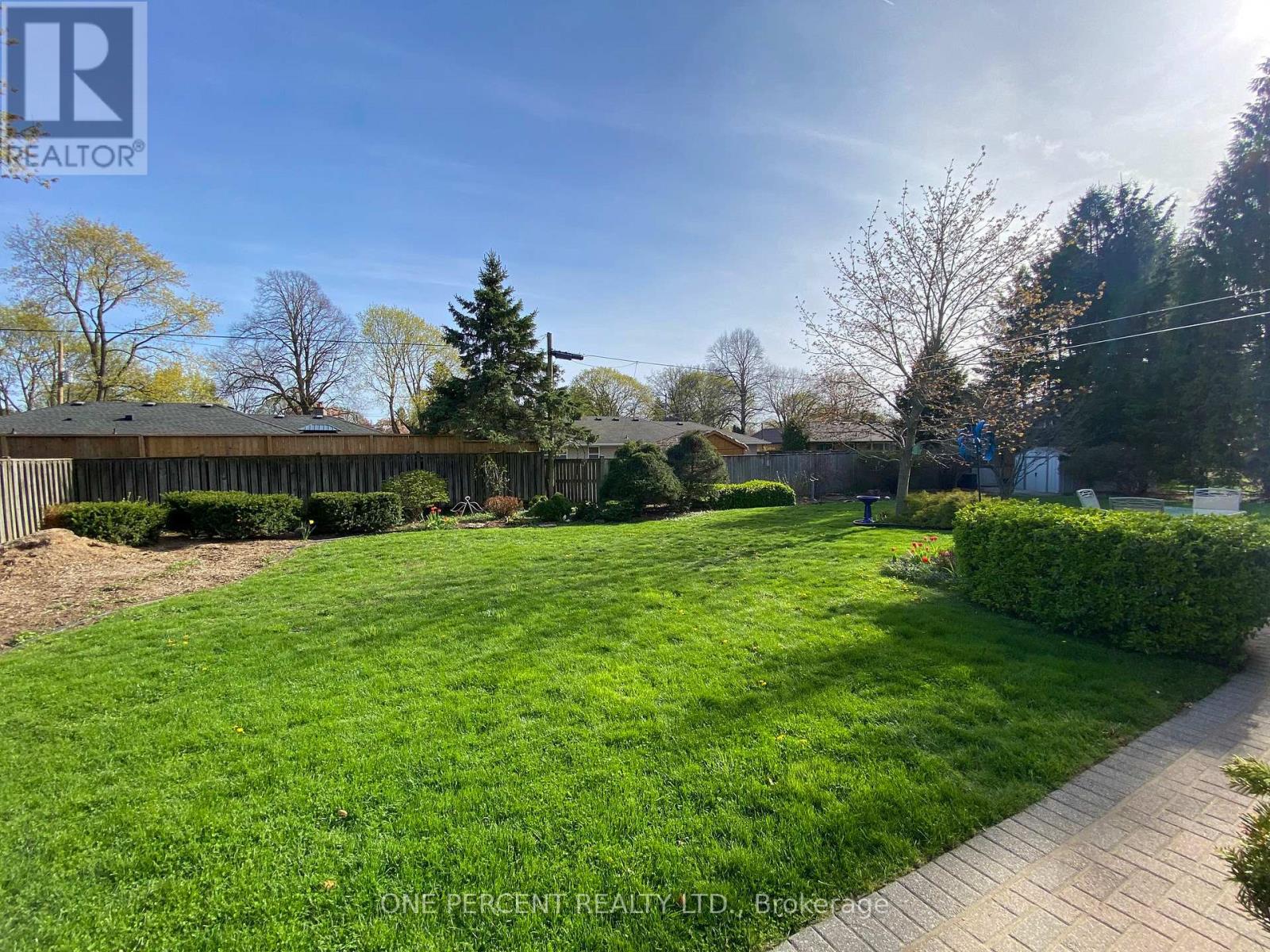16 DALEVIEW CRESCENT - 21