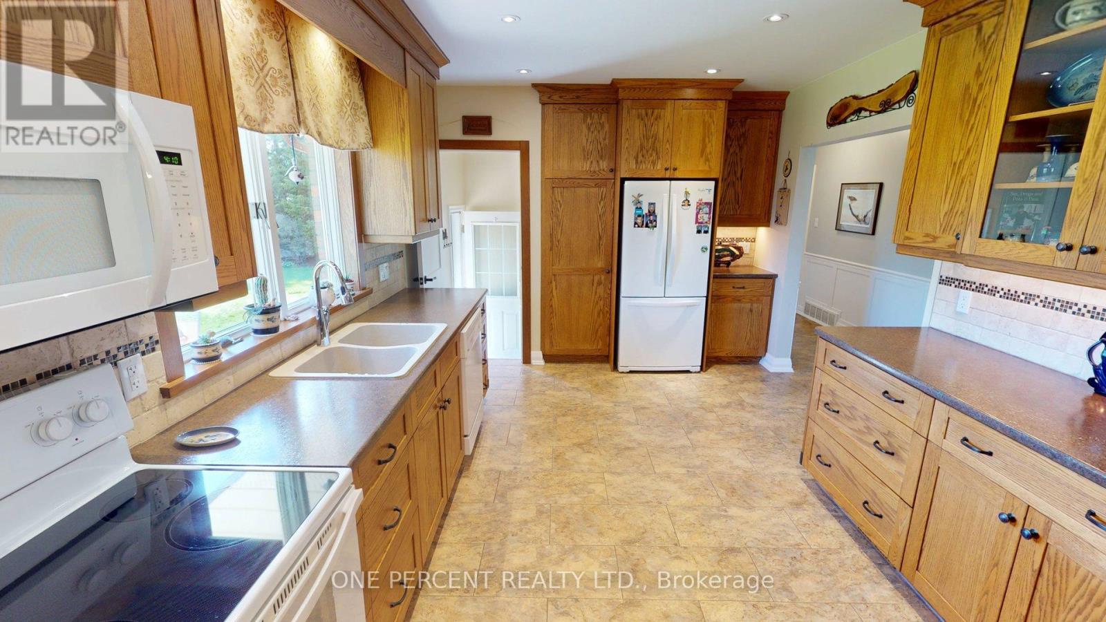16 DALEVIEW CRESCENT - 6