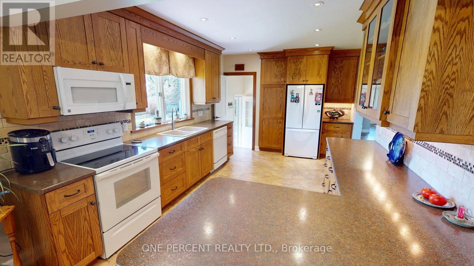 16 DALEVIEW CRESCENT - 7