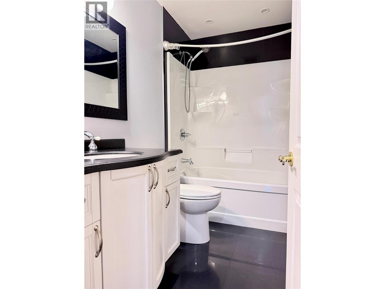 723 8th Street S - Image 22