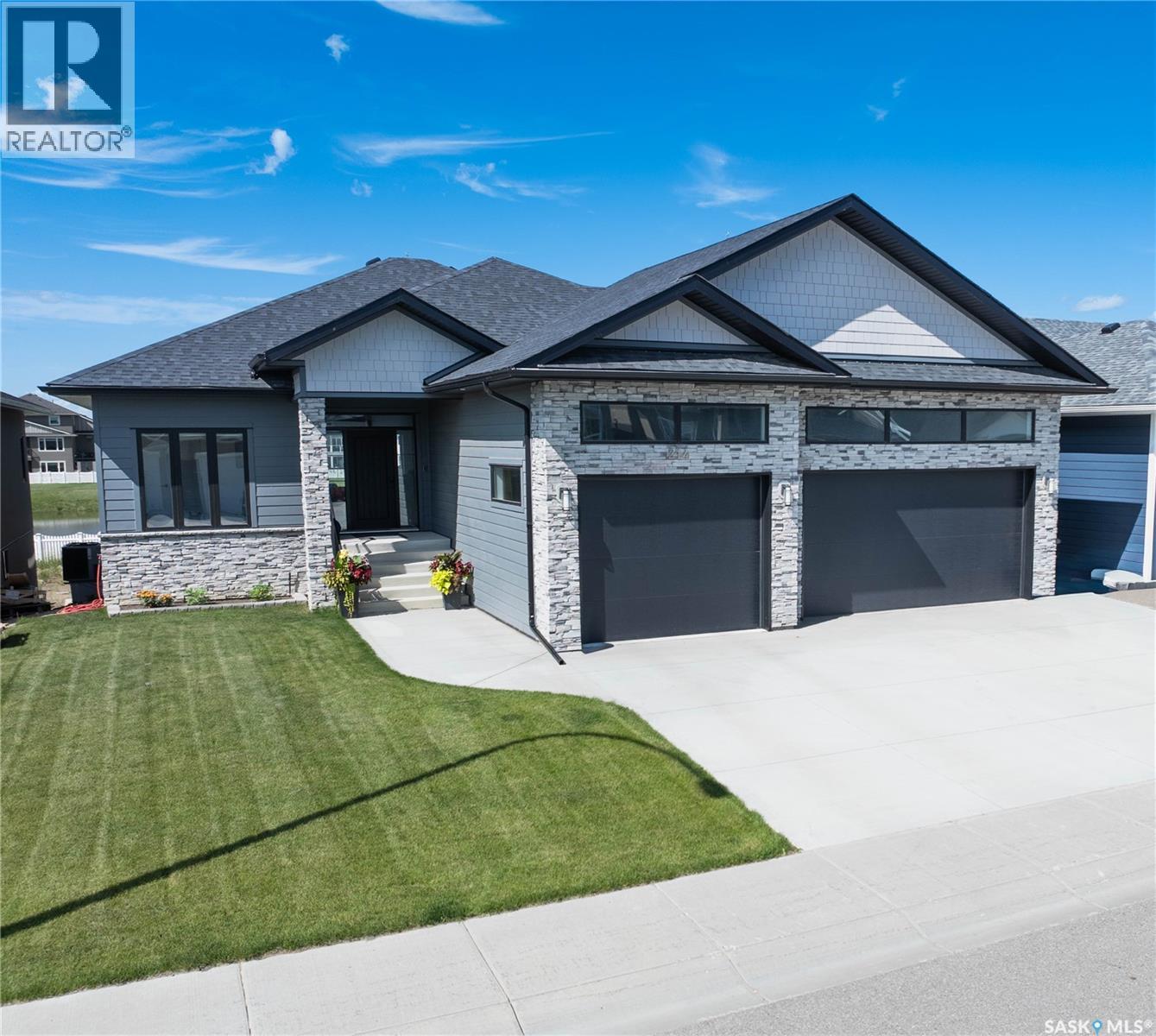 214 Settler CRESCENT - 1