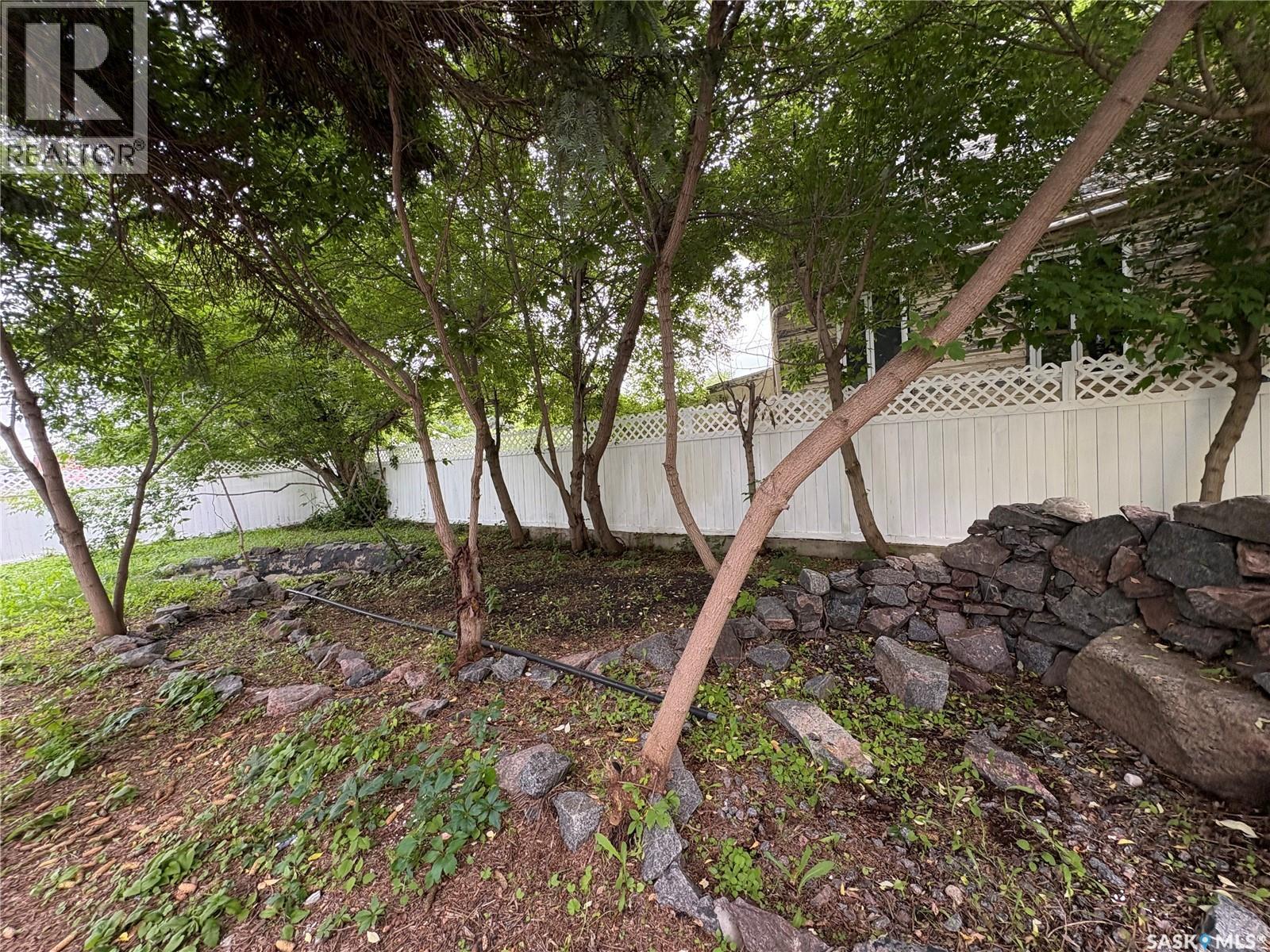 368 4th AVENUE E - 12