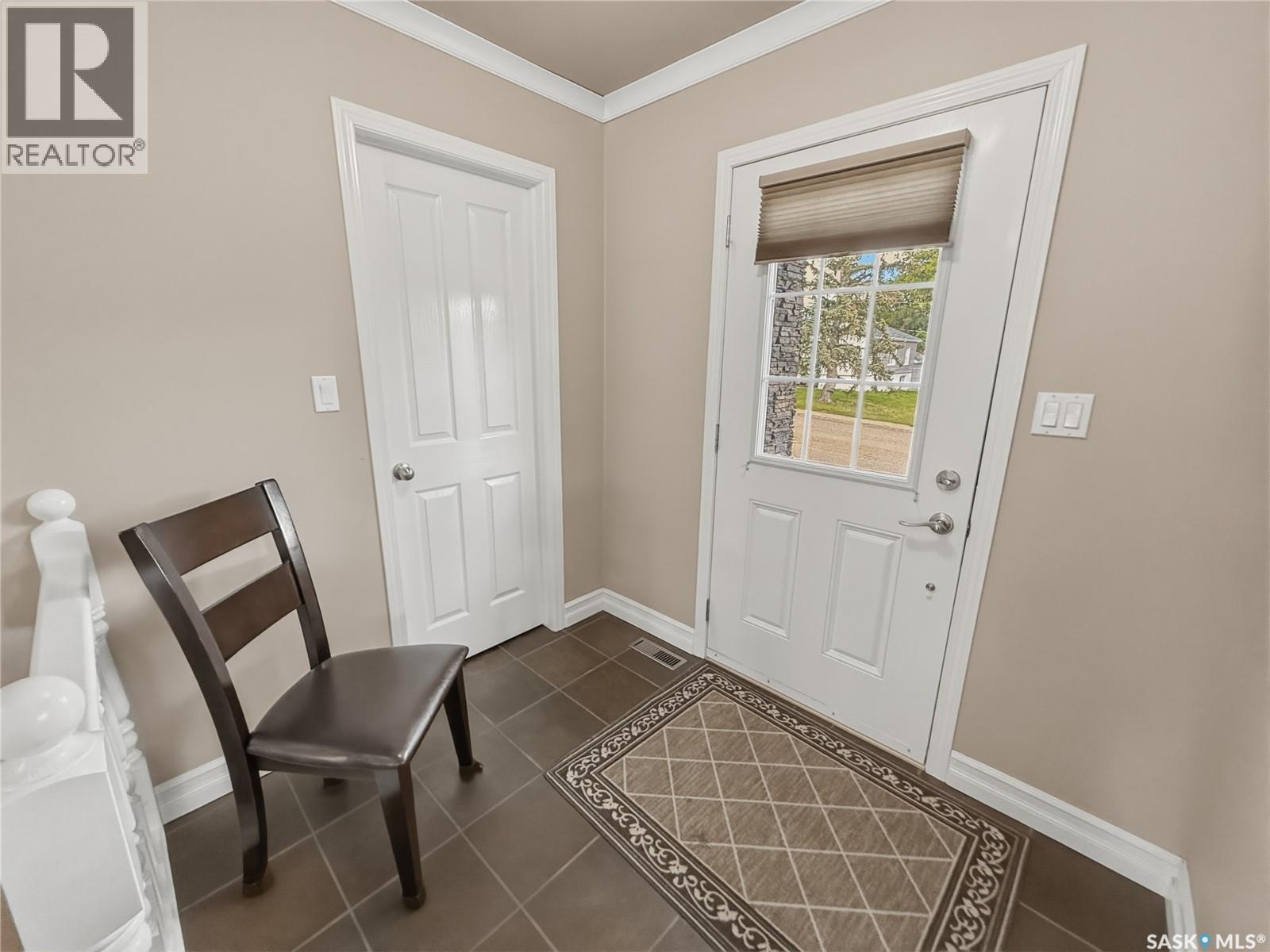 552 1st AVENUE NE - photo 2