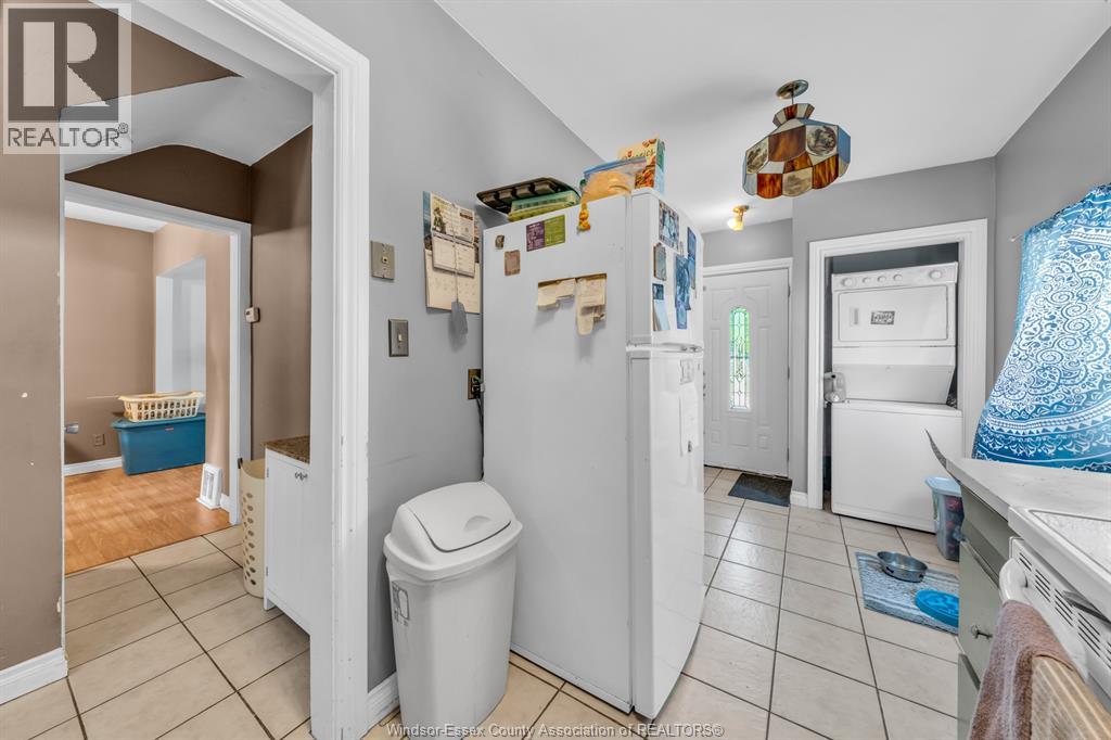 1854 Byng ROAD - 2