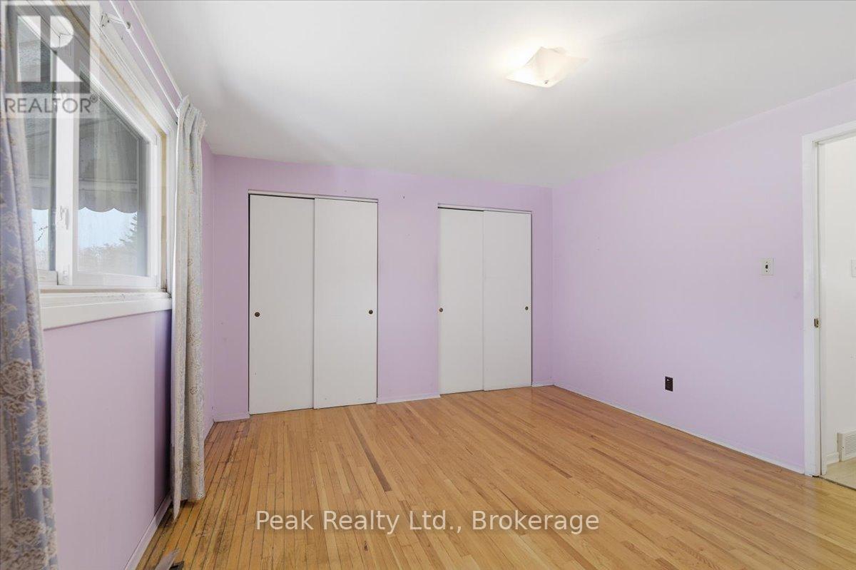 644 PERRY CRESCENT - 16