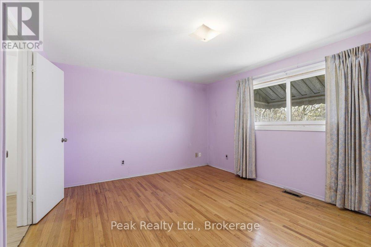 644 PERRY CRESCENT - 17