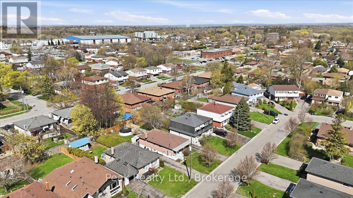 644 PERRY CRESCENT - 40