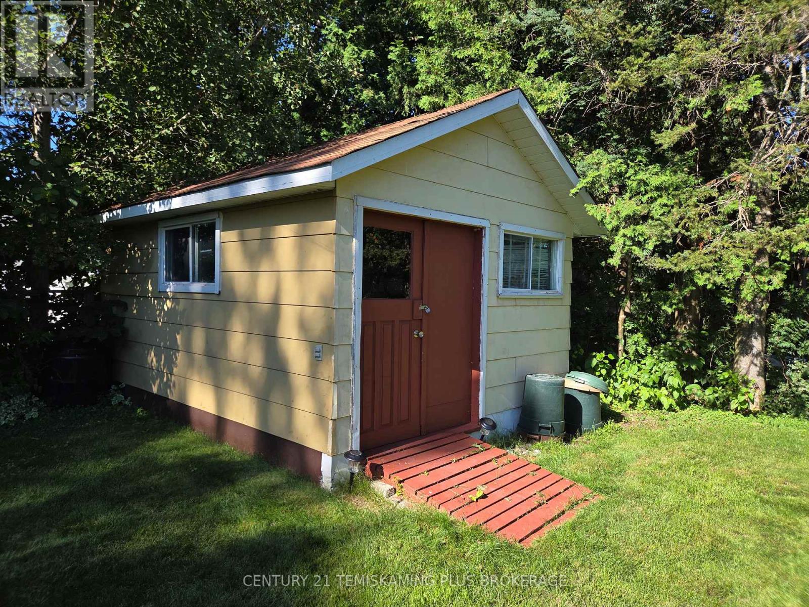 22 HARDING AVENUE - 24
