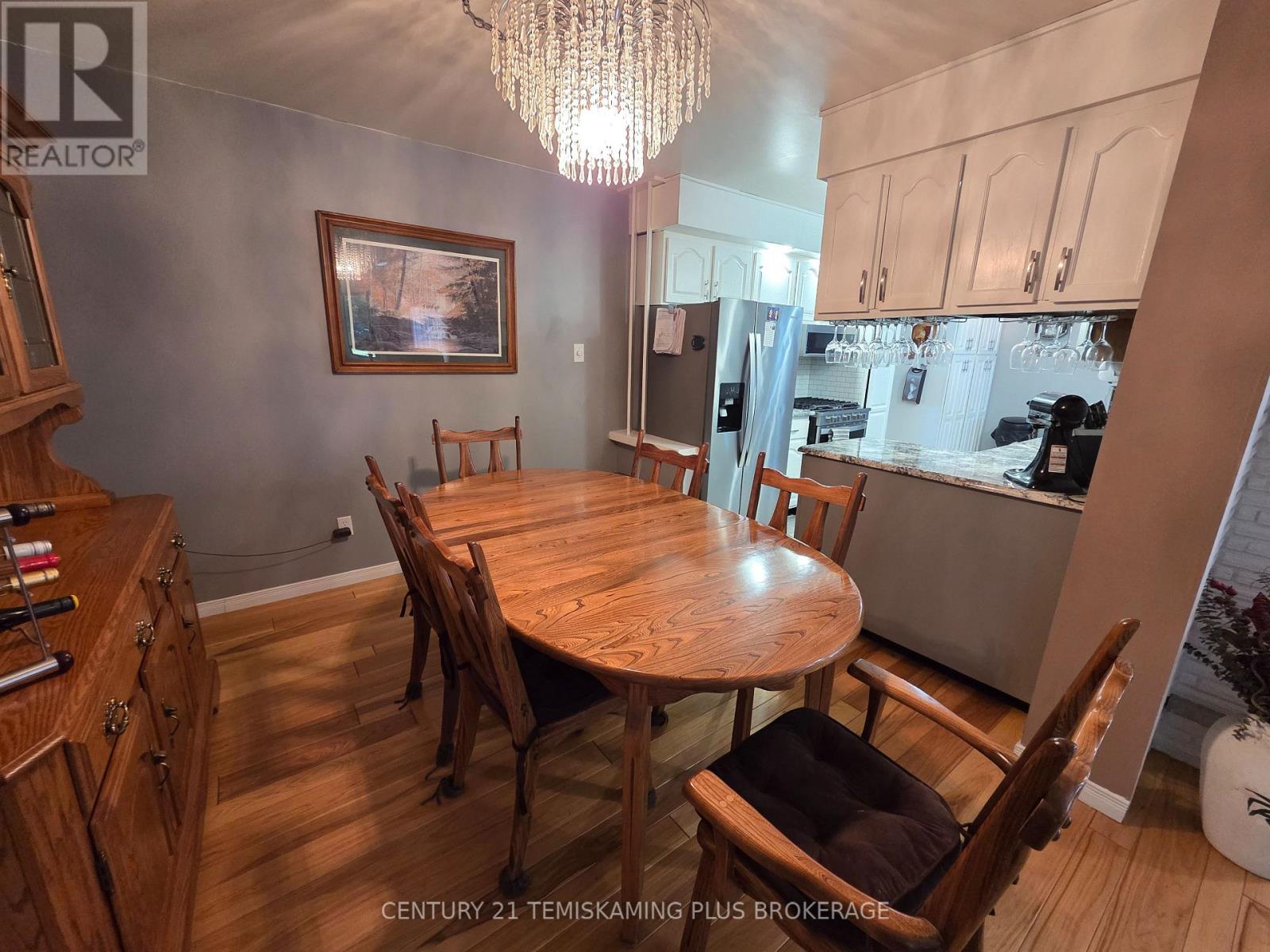 22 HARDING AVENUE - 5