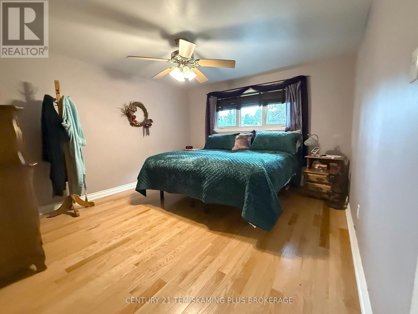 22 HARDING AVENUE - 13