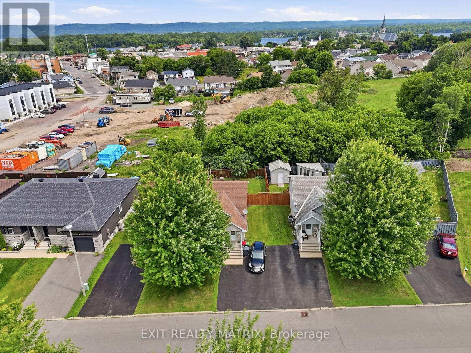 313 NELSON STREET - 32