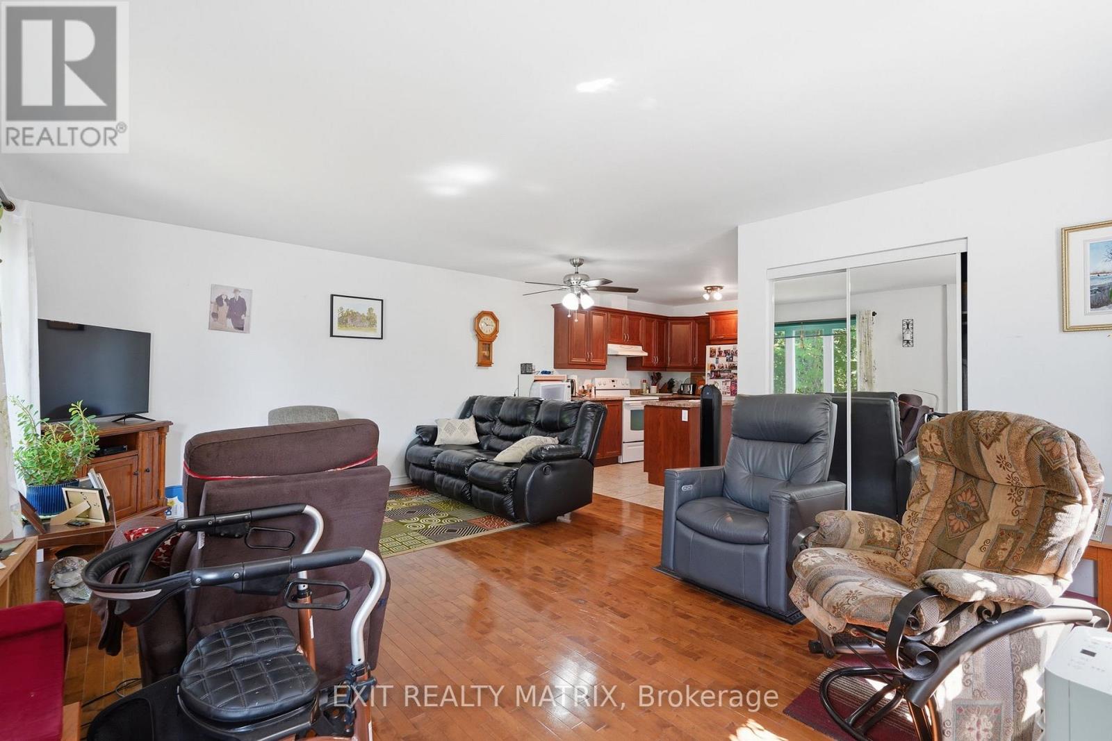 313 NELSON STREET - 5