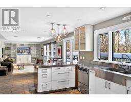 Family room - 3476 Garden Of Eden Road, Clearview, ON L0M1G0 Photo 14