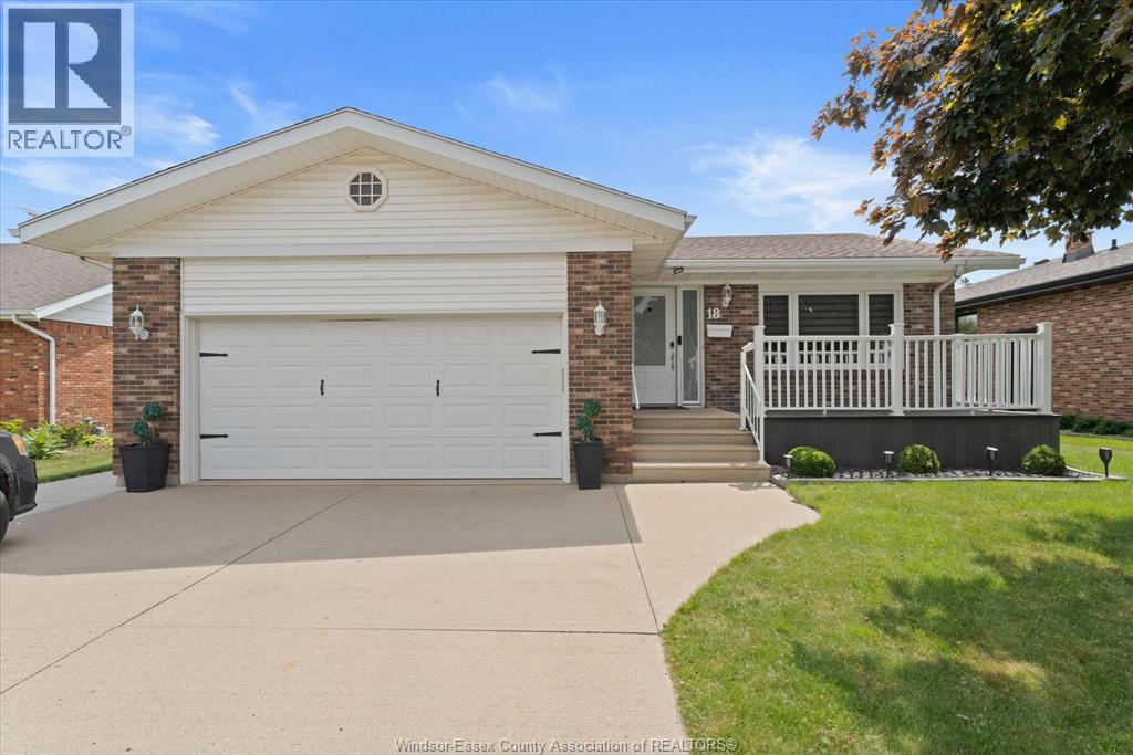 18 ELIZABETH CRESCENT - 1