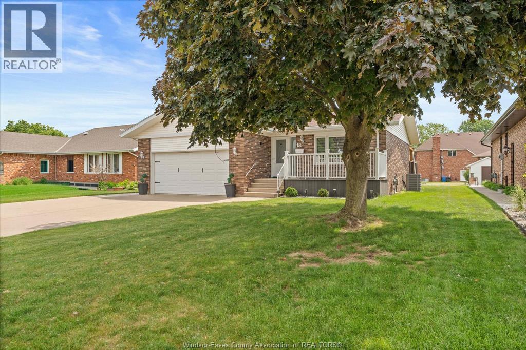 18 ELIZABETH CRESCENT - 3
