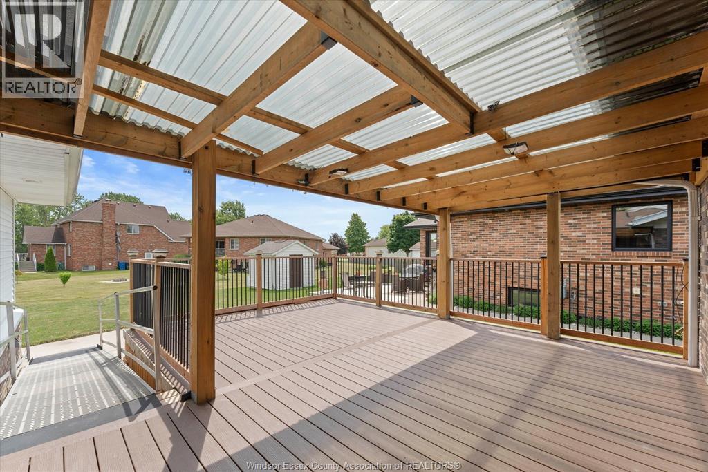 18 ELIZABETH CRESCENT - 30