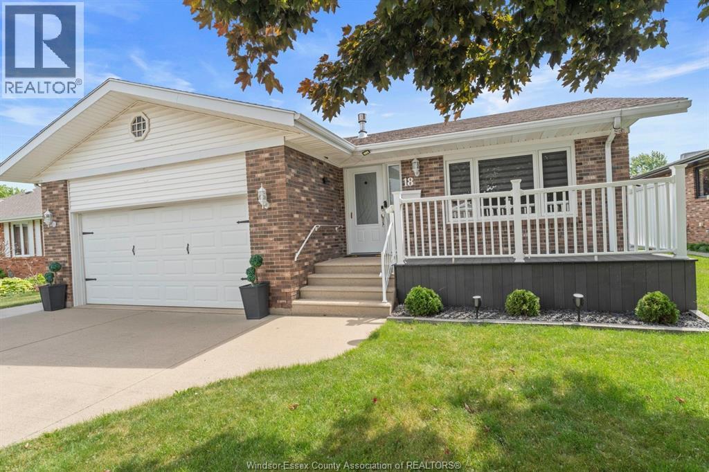 18 ELIZABETH CRESCENT - 4