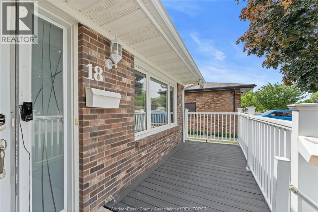 18 ELIZABETH CRESCENT - 5