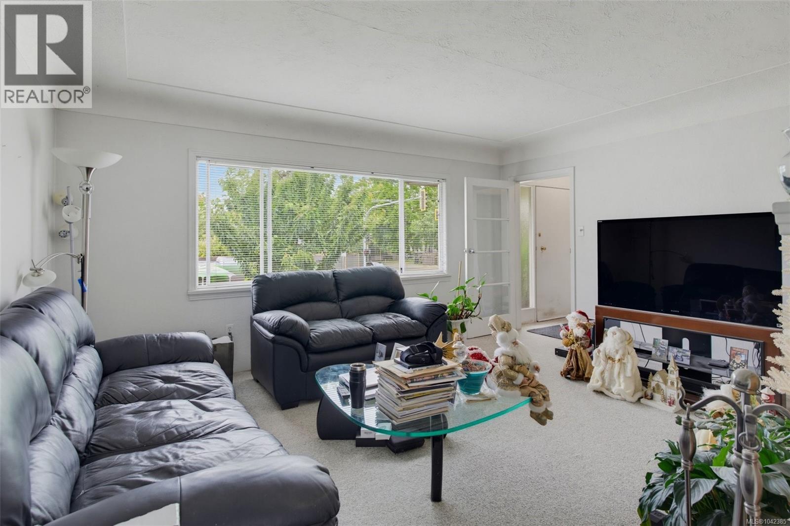 2343 Shelbourne St - 10