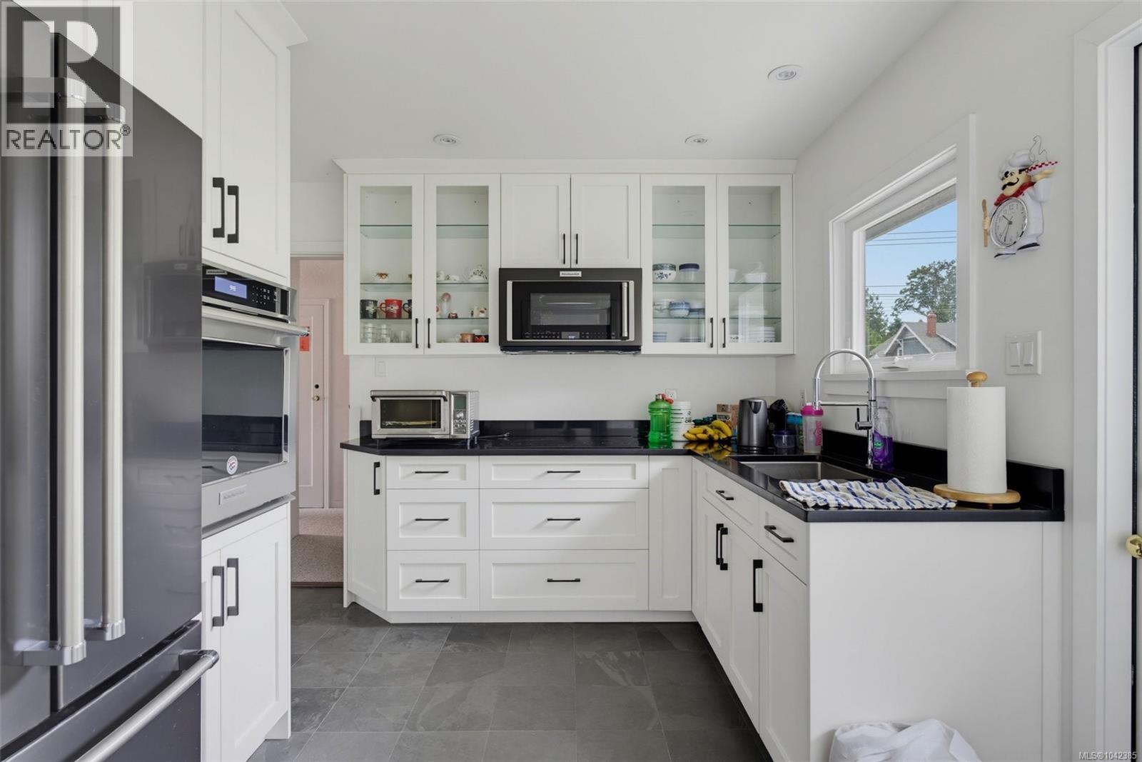 2343 Shelbourne St - 16