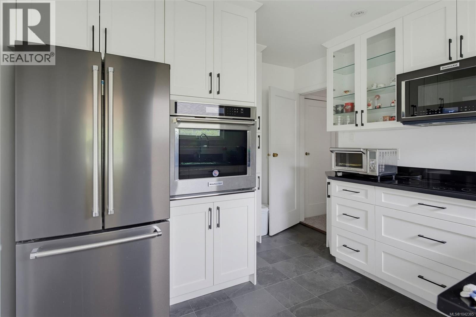 2343 Shelbourne St - 17