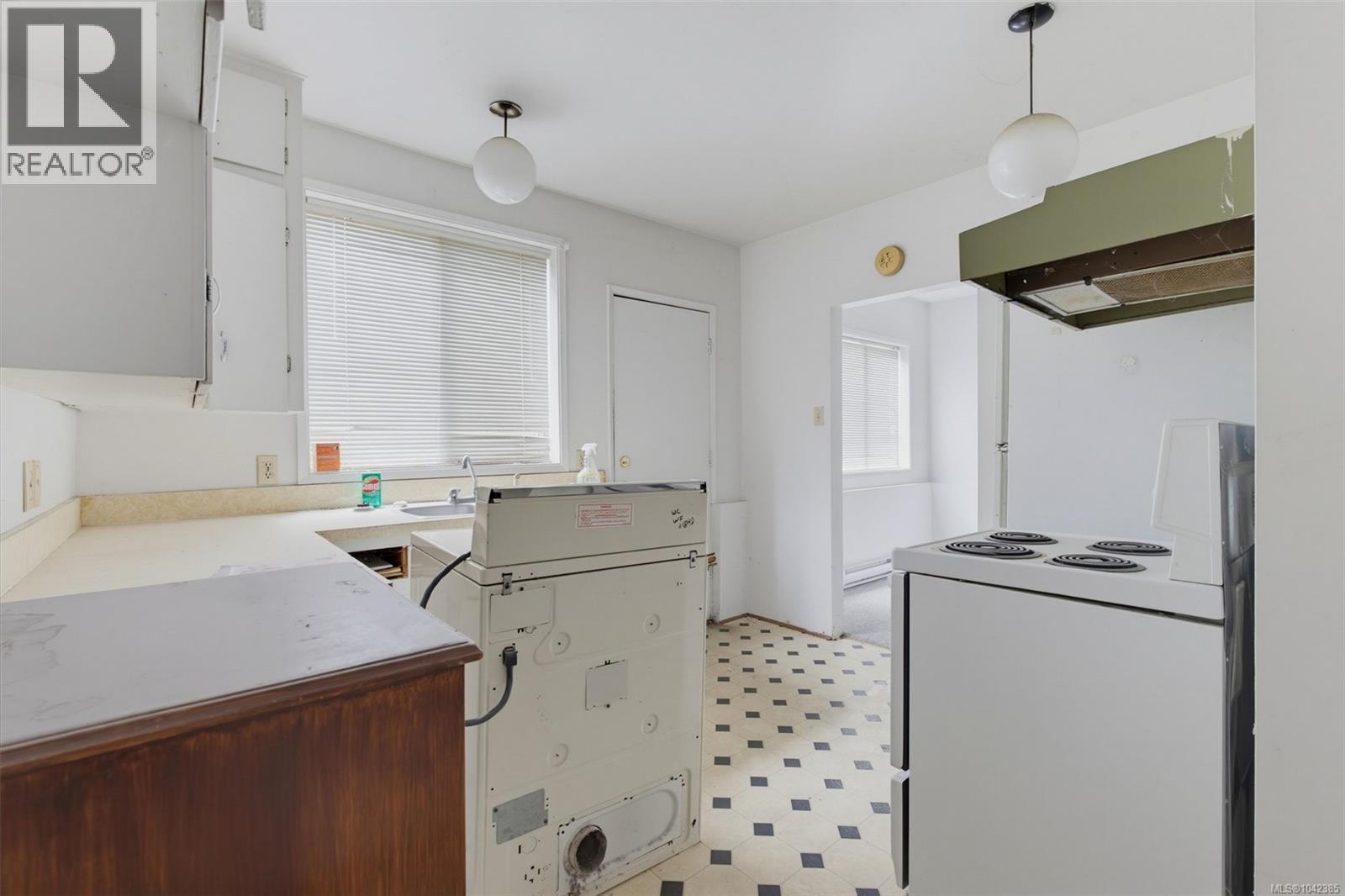 2343 Shelbourne St - 26
