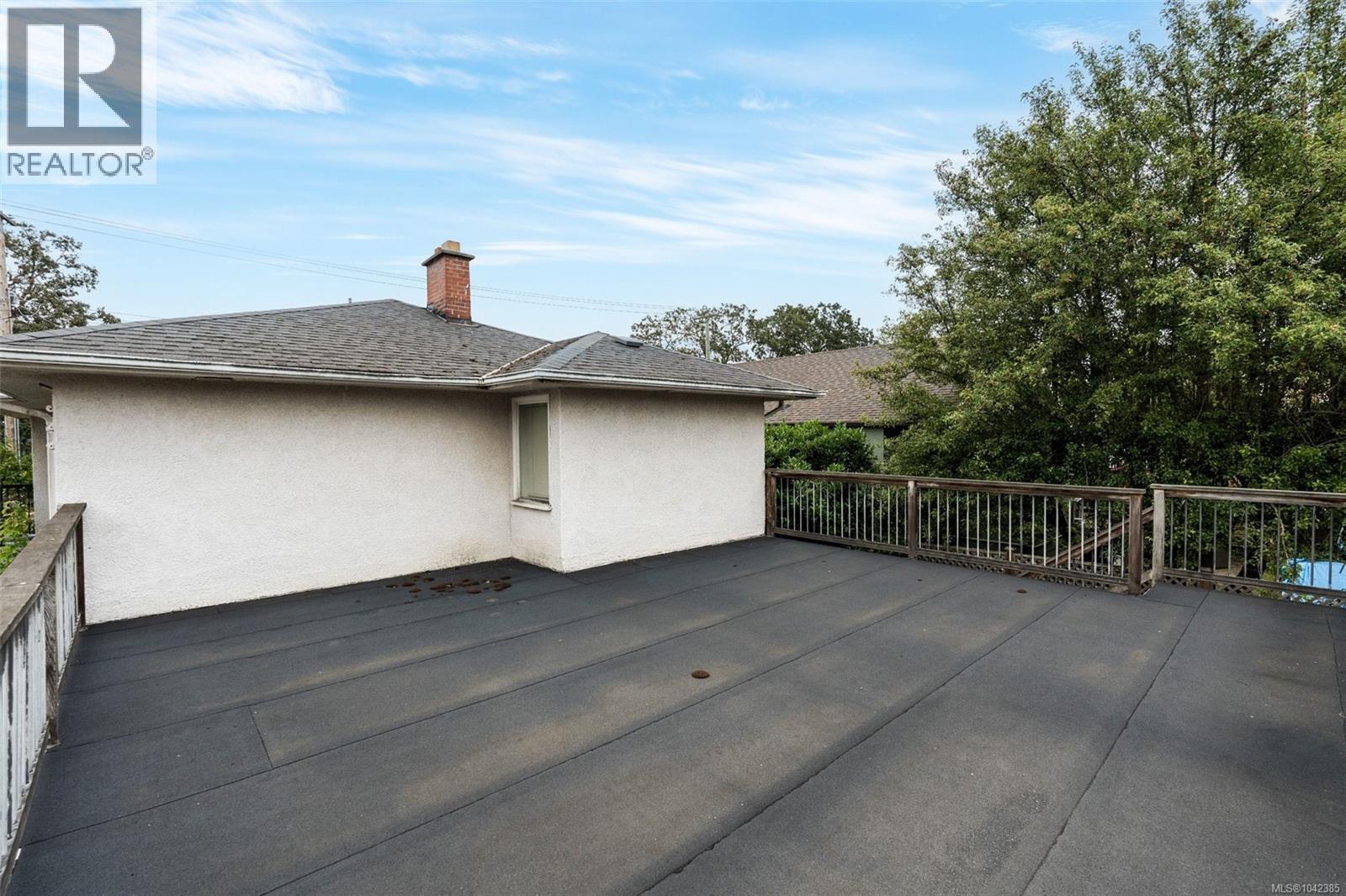 2343 Shelbourne St - 32