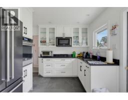 2343 Shelbourne St, Victoria, BC V8R6P4 Photo 16