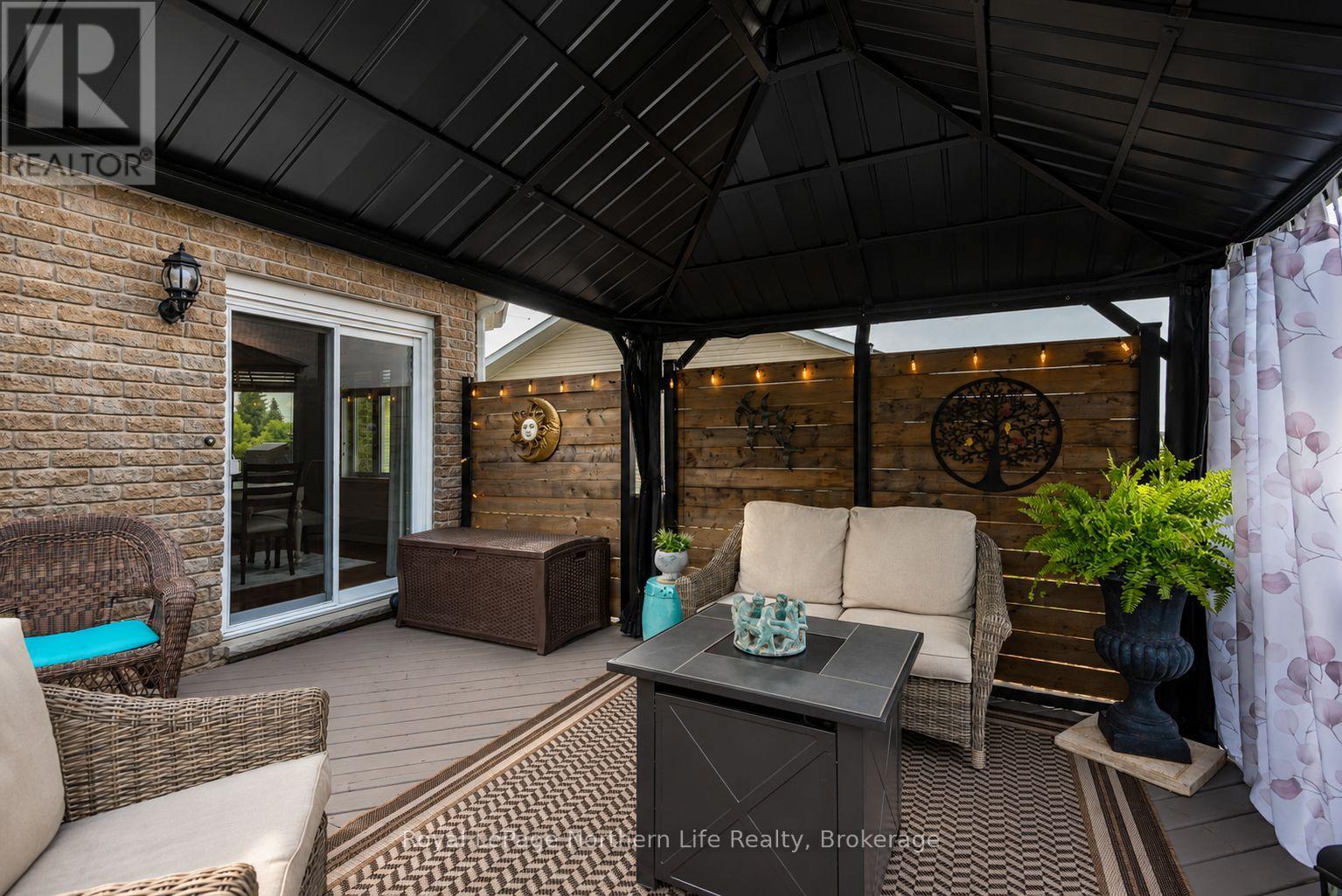 29 TAMERACK AVENUE - Image 18