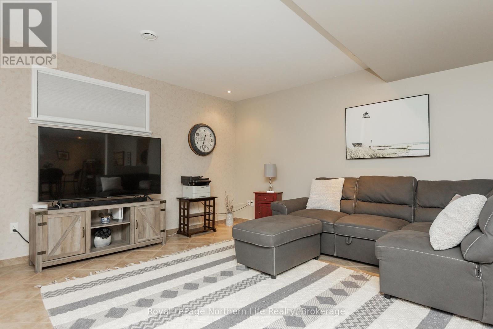 29 TAMERACK AVENUE - Image 33