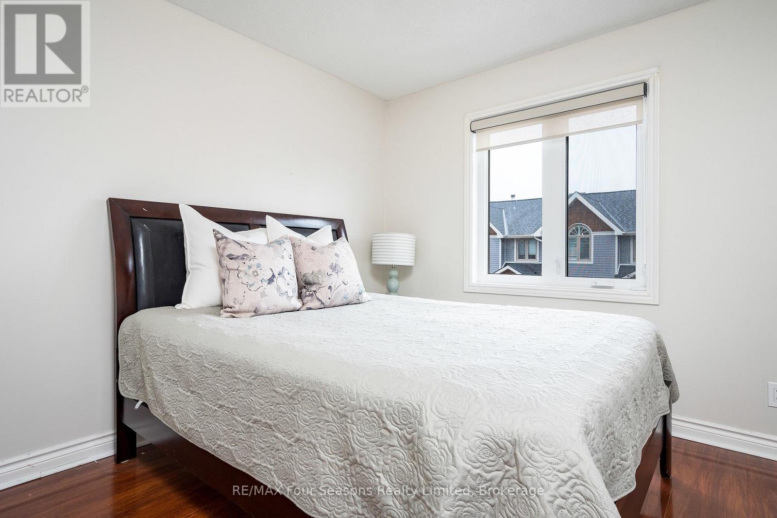 #25 25 STARBOARD ROAD - 31