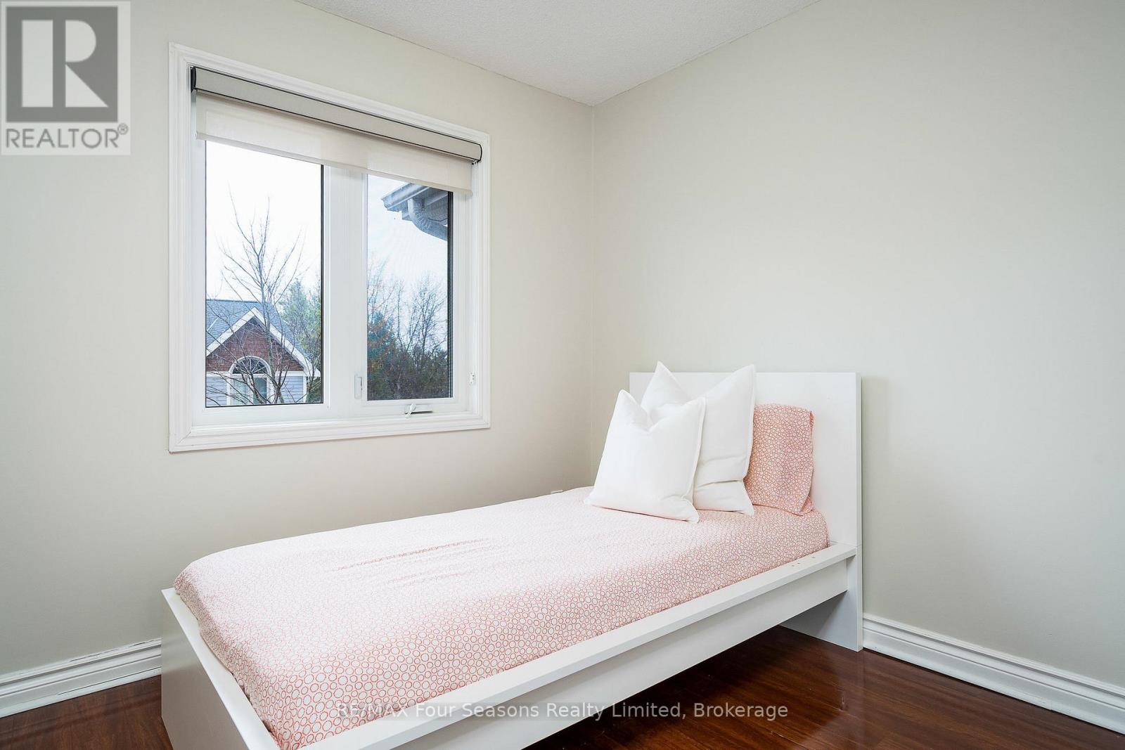 #25 25 STARBOARD ROAD - 32