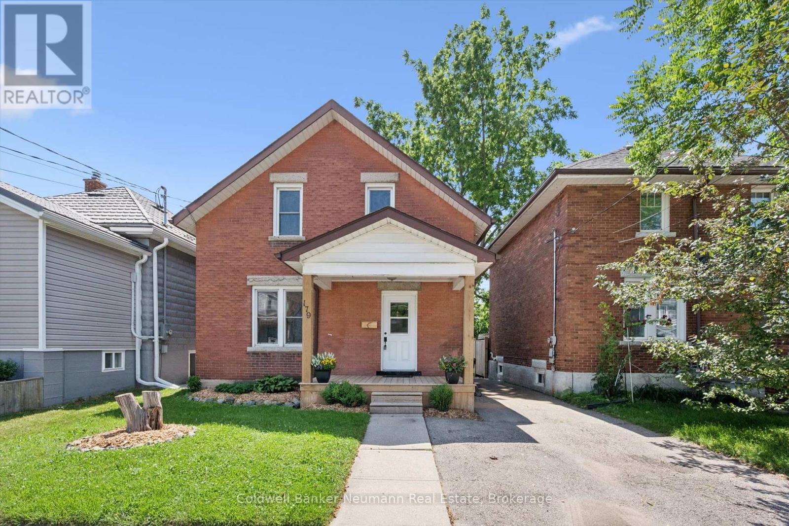 179 ELIZABETH STREET - 1