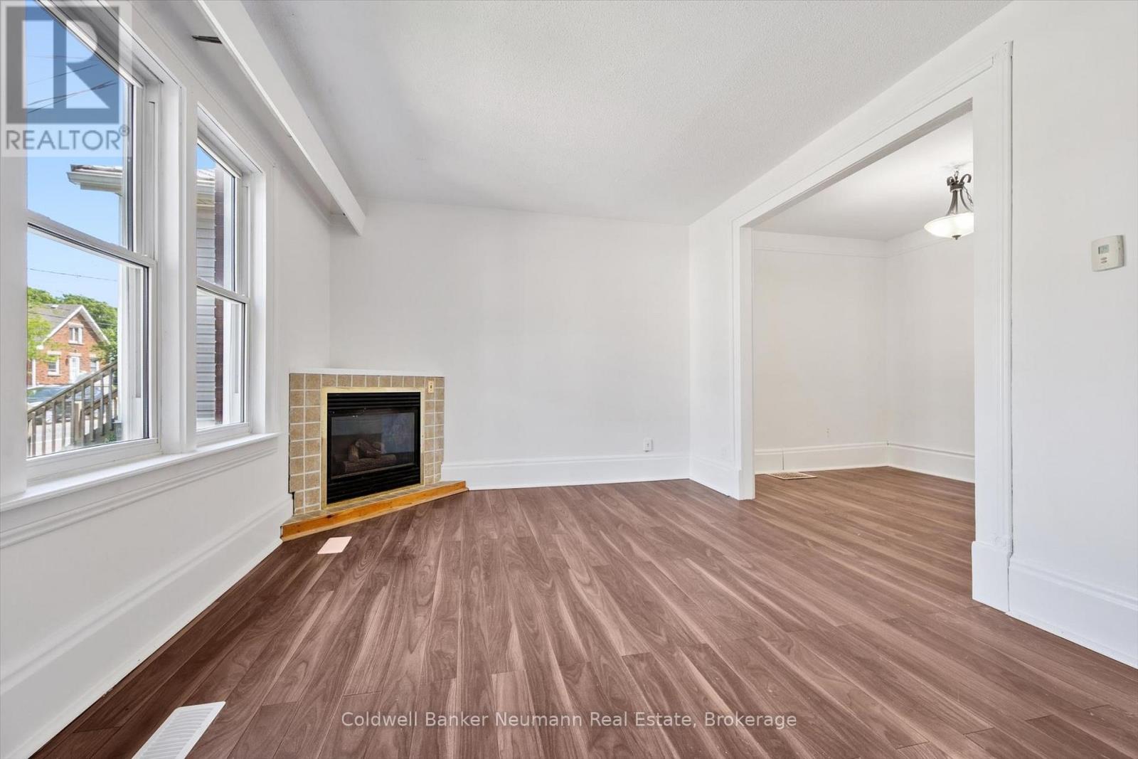 179 ELIZABETH STREET - 10