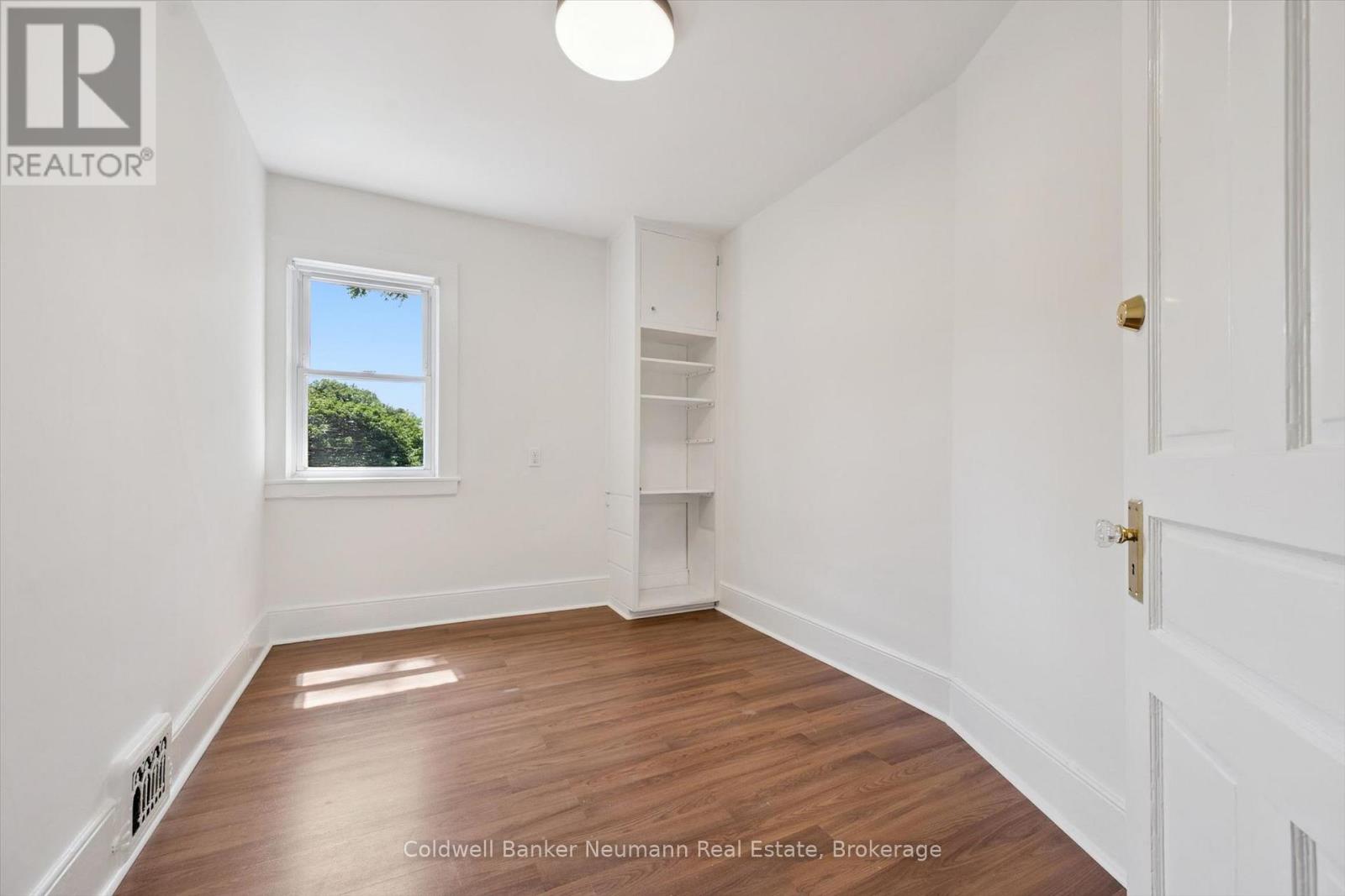 179 ELIZABETH STREET - 27