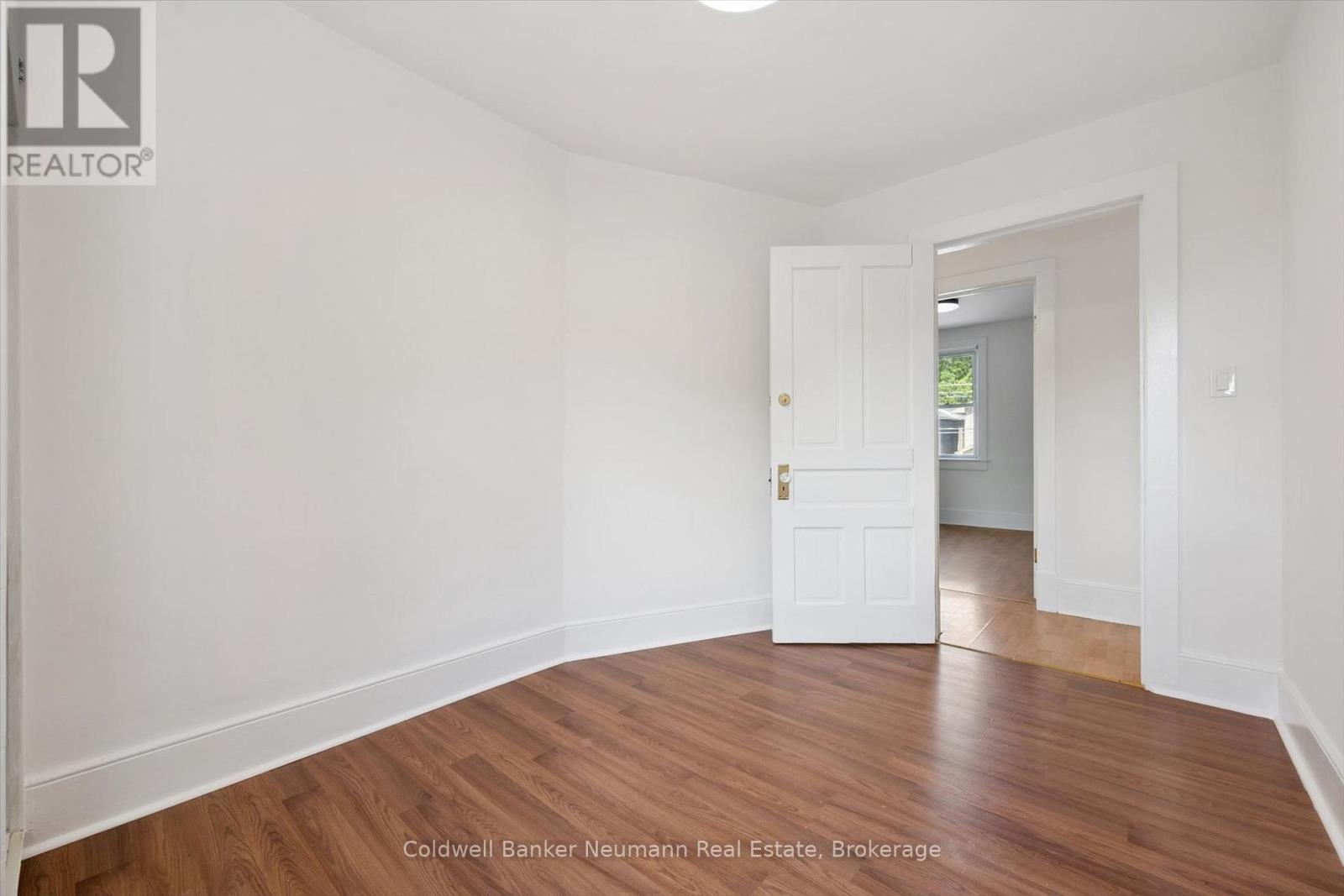 179 ELIZABETH STREET - 28