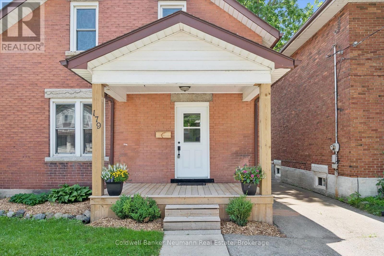 179 ELIZABETH STREET - 4