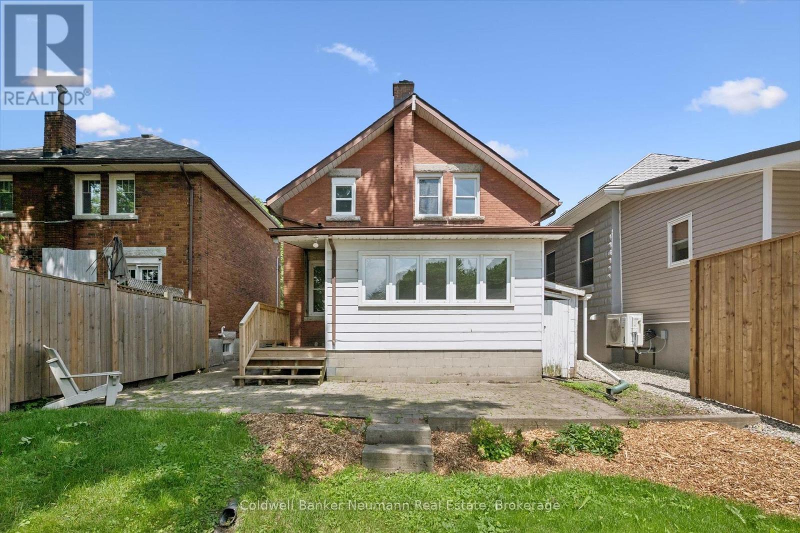 179 ELIZABETH STREET - 40